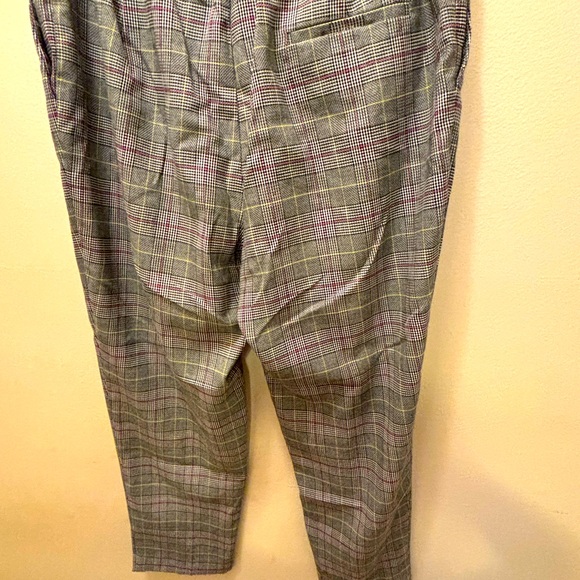 Vince Camuto - Picture 3 of 9